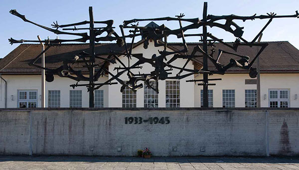 Dachau: El modelo de la sin razón.