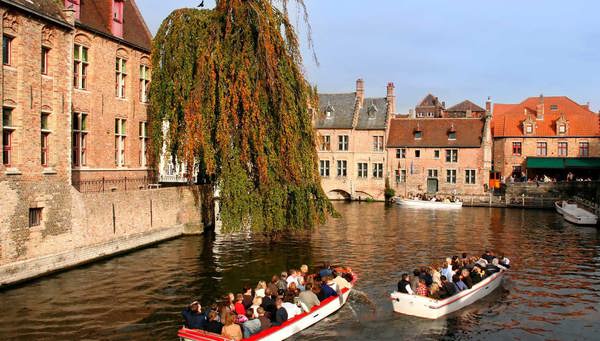 Brujas: Vivir en un cuento de hadas.