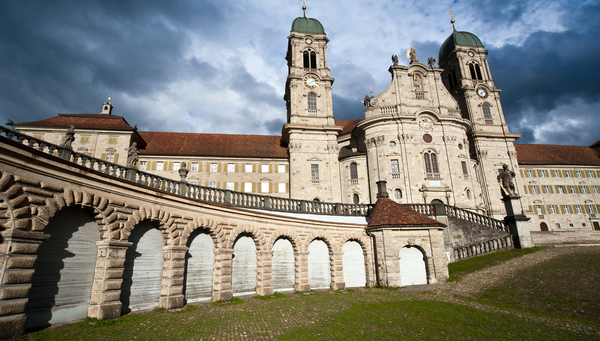Abadia de Einsiedeln en Suiza, dedicada a Nuestra Señora de los Ermitaños es un punto muy importante para los peregrinos del Camino de Santiago.
