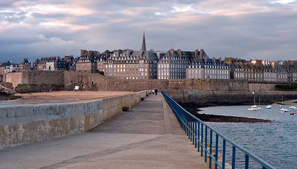 St. Malo: Ciudad de corsarios y conquistas.