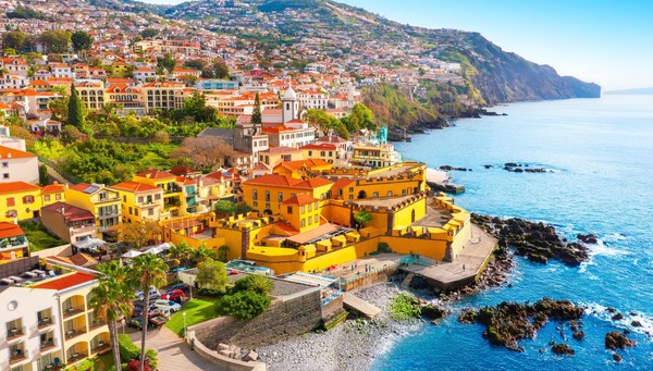 Vista de la capital de Madeira Funchal, Portugal