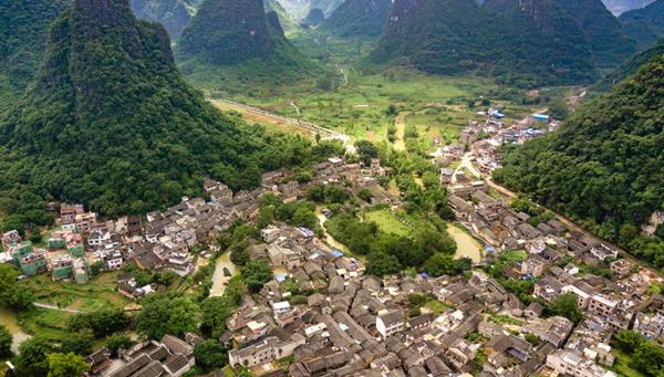 Huangyao: City in a spectacular rural environment.
