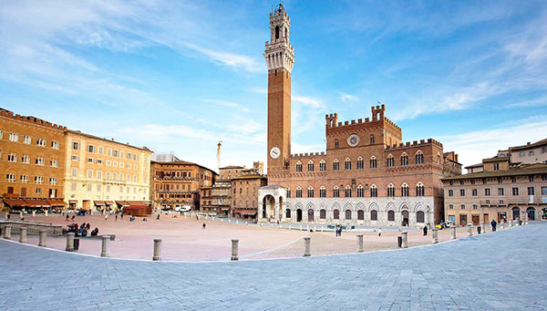 Siena: Atmósfera medieval en el corazón de la Toscana.