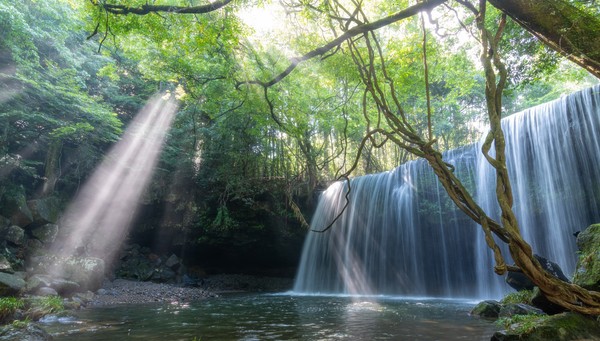 Nabegataki Waterfall