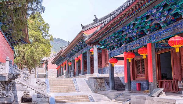 Transfer to the old city of Luoyang