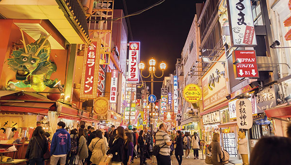 Osaka:en el barrio de Dontobori no falta la luz y la vida nocturna