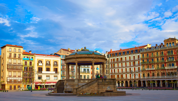 El acogedor centro de Pamplona nos va a encantar.
