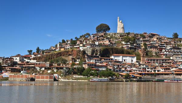 Patzcuaro: Bonita población colonial.
