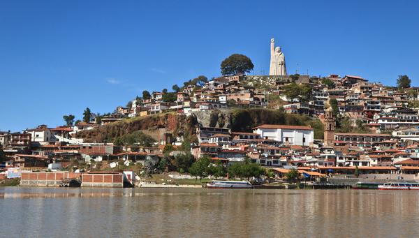 Patzcuaro: Bonita población colonial.
