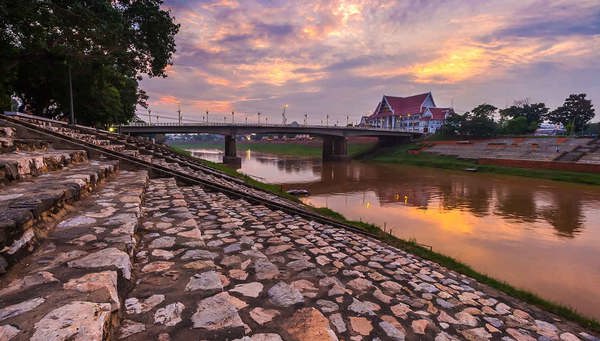Phitsanulok, ciudad que sorprende por ser uno de los más importantes centros de peregrinación Budista
