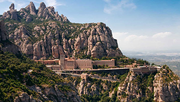 Monasterio de Montserrat: Riqueza patrimonial, gastronómica, religiosa y natural.