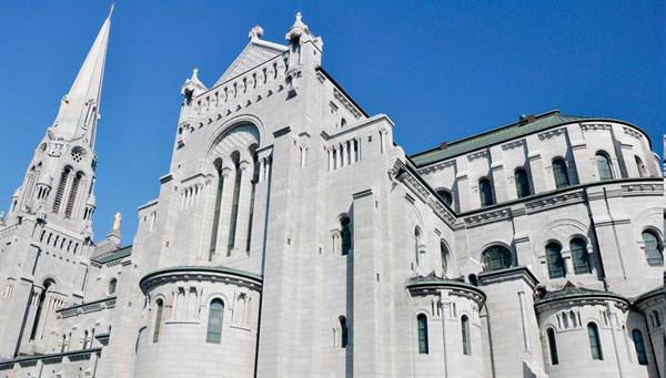 Quebec: Visit to the Basilica of St. Anne de Beaupre included.