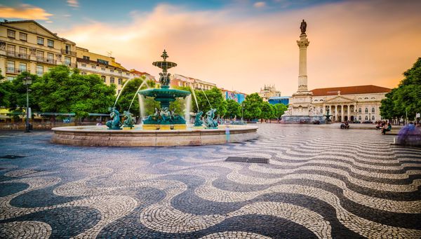 tour Barcelona, Levante, Andalusia and Lisbon with Madrid MD photo