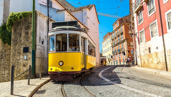 tour Barcelona, Andalusia and Lisbon photo