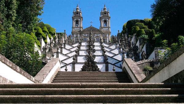Santuario de Bom Jesus: Notable lugar de peregrinaje. Con sus escaleras monumentales barrocas.