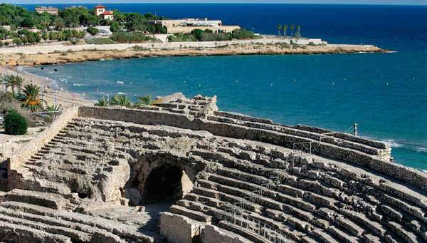 Tarragona: Playas de aguas cálidas y Patrimonio histórico.