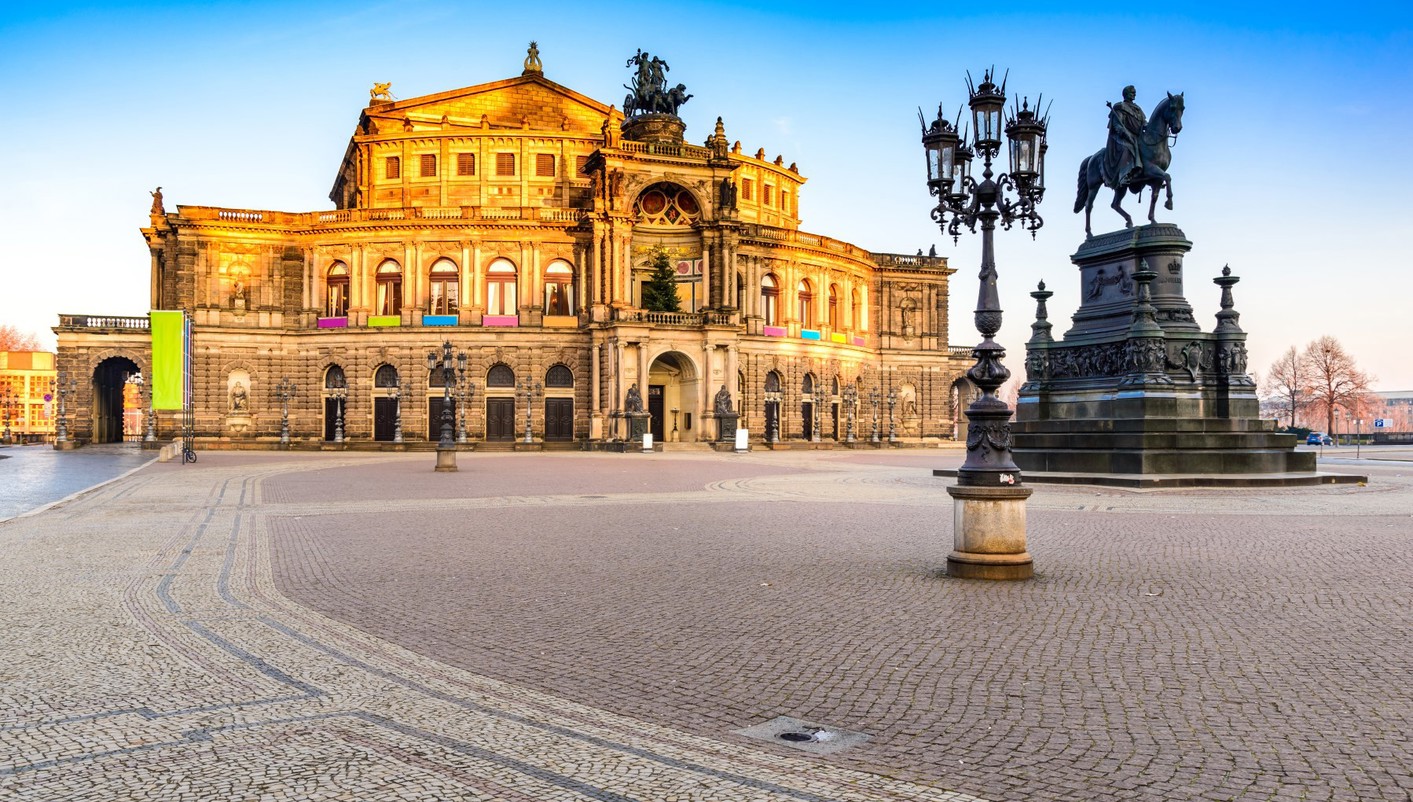 header picture of tour Paris, London and Central Capitals