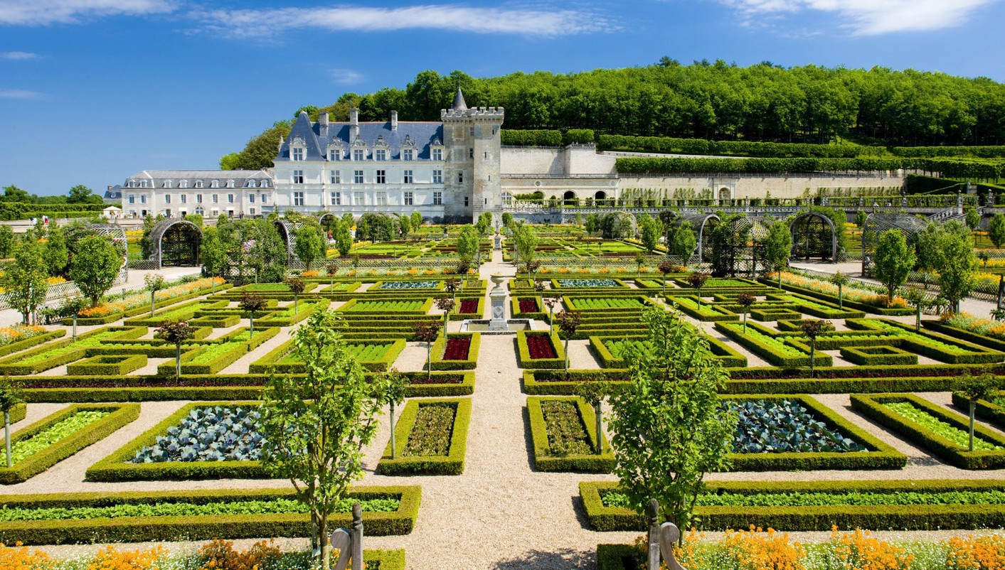 header picture of tour Chartres and Loire Region