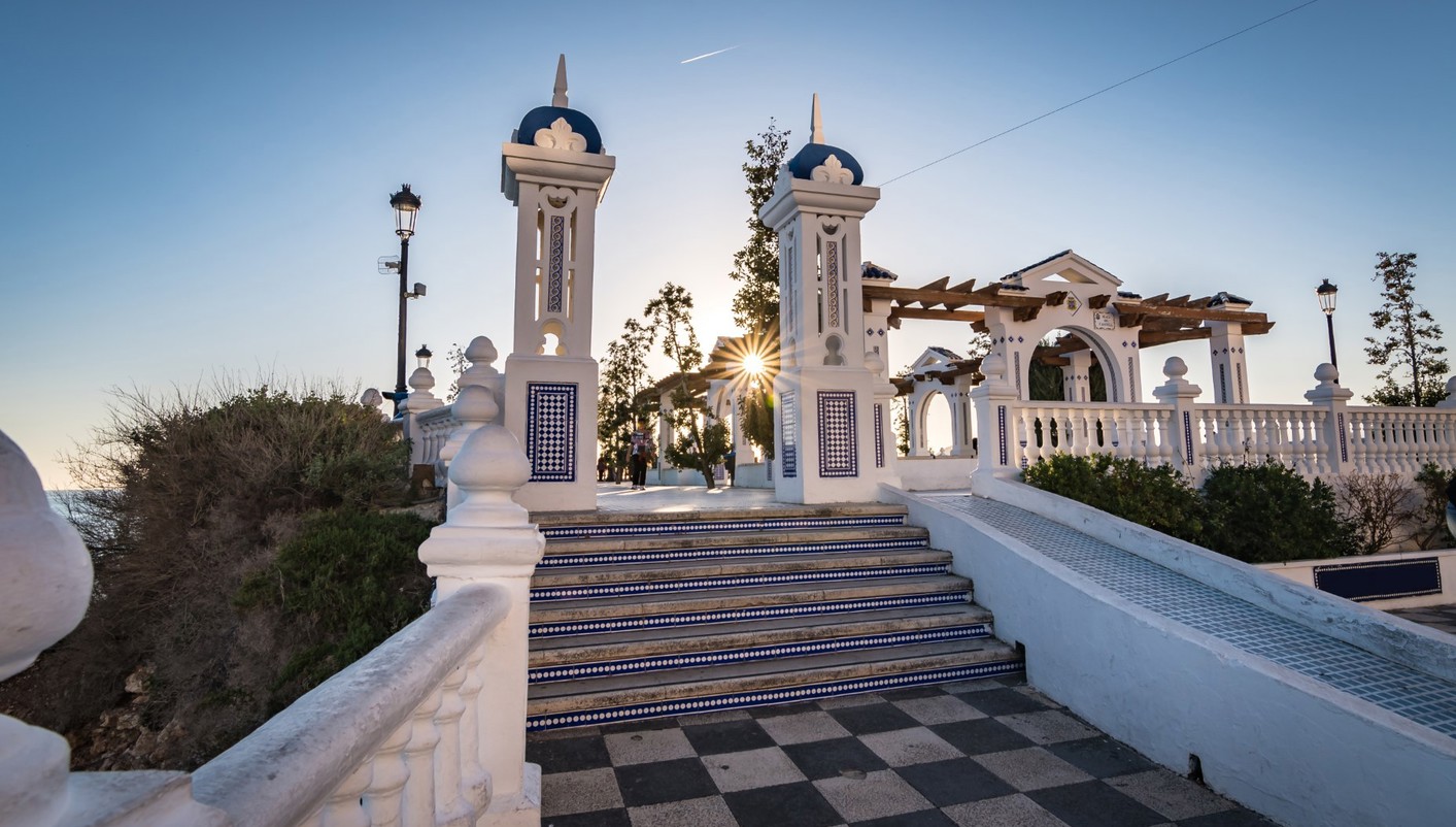 paquete turistico Experiencia Costera de Barcelona a Andalucía