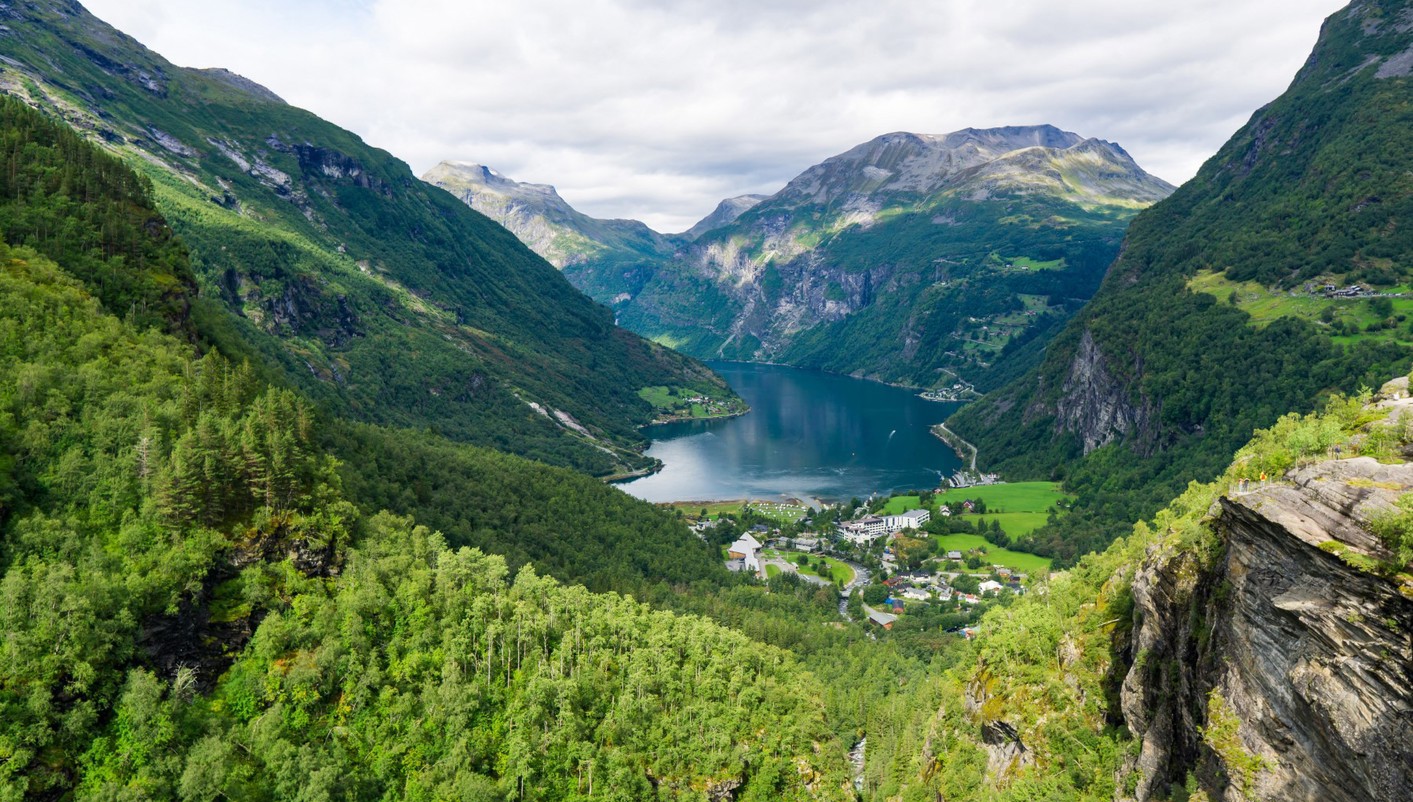 paquete turistico Fiordos Legendarios y Norte de Polonia Fin Varsovia