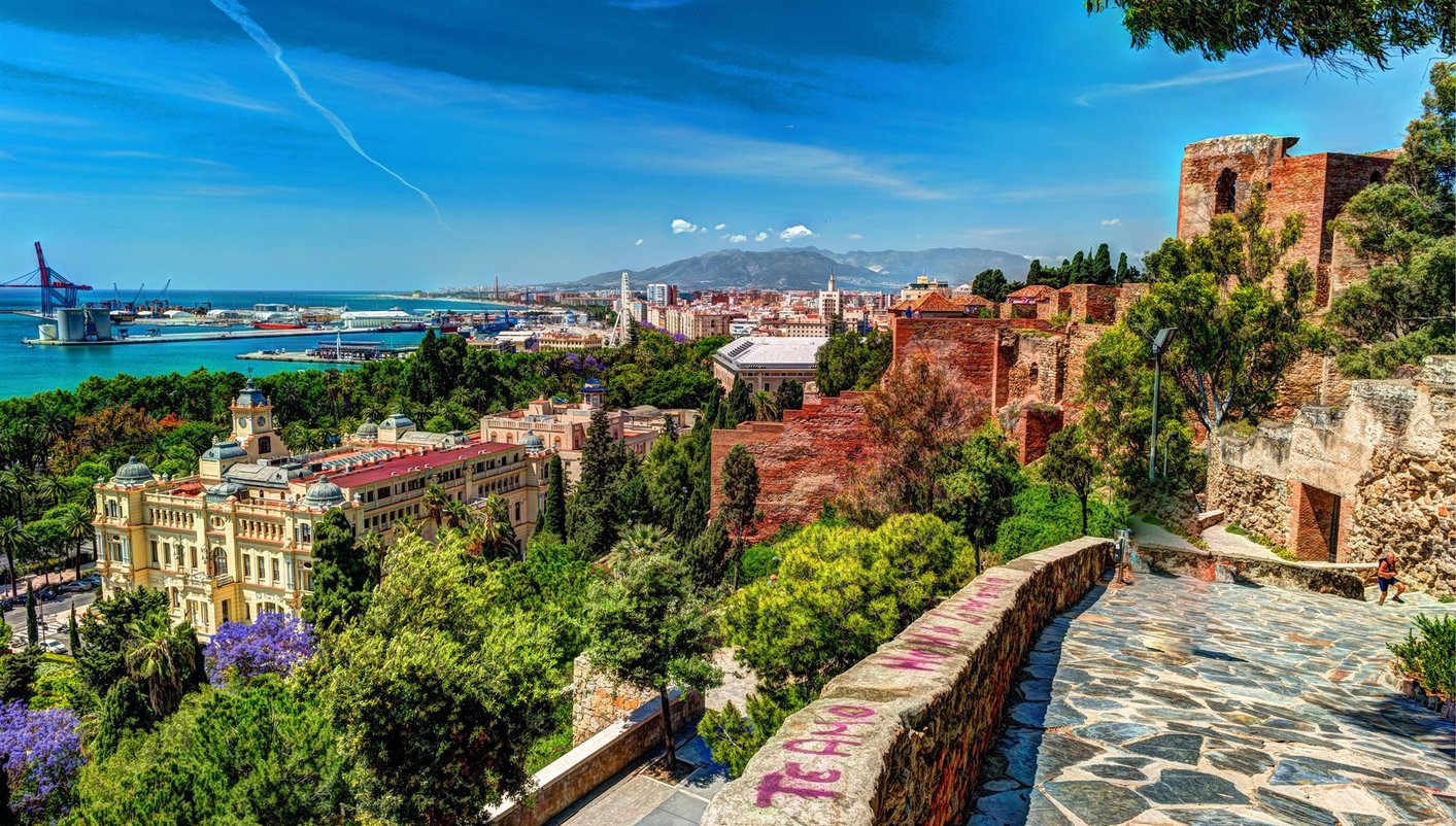 paquete turistico Barcelona, Levante y Andalucía al Completo con Tren de Alta Velocidad