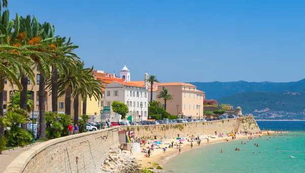 Vuelta a Italia con Corcega y Cerdeña