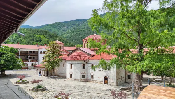 De Atenas a Bucarest