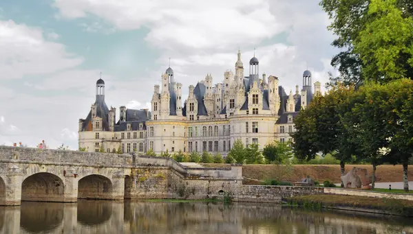 Lisboa, Madrid y París +i