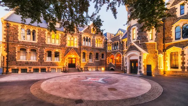 Nueva Zelanda, Tierra De Maoríes