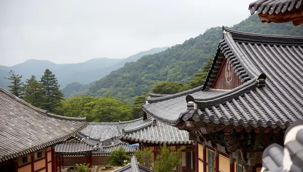 Encantos Asiáticos con Alpes Japoneses