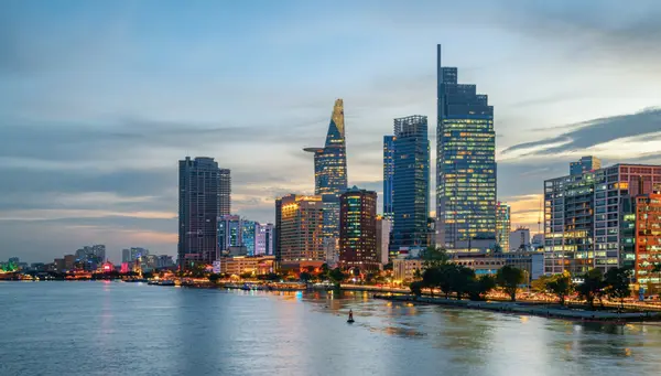 Gran Tour de Vietnam con Playas de Mui Ne