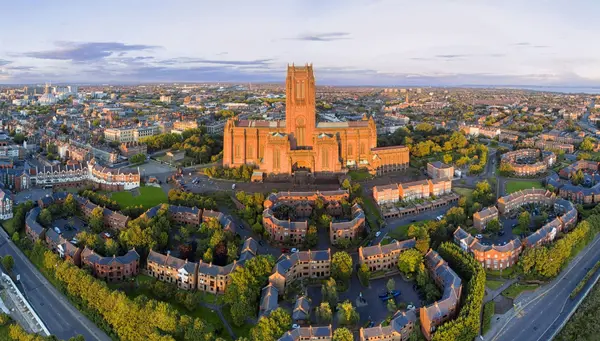 Irlanda, Inglaterra y París