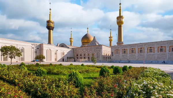 Irán: Un Oasis de Devoción y Fe