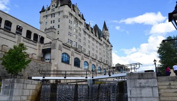 Costa Este Esencial Fin Toronto