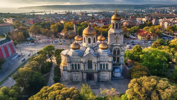 Bulgaria y Rumanía: Monasterios y Castillos de Leyenda