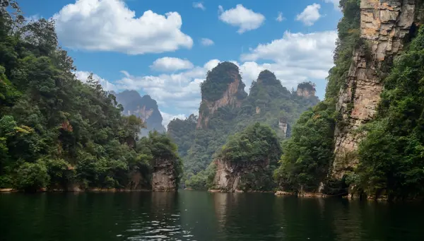 Descubre la Magia de Avatar en China