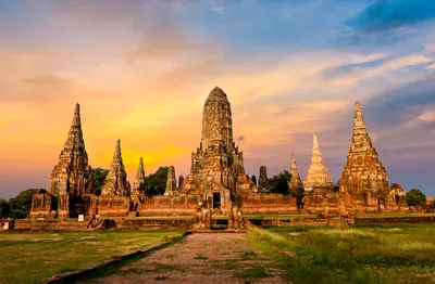 Precioso Templo en el Parque Histórico de Ayutthaya, Tailandia, Patrimonio de la Humanidad