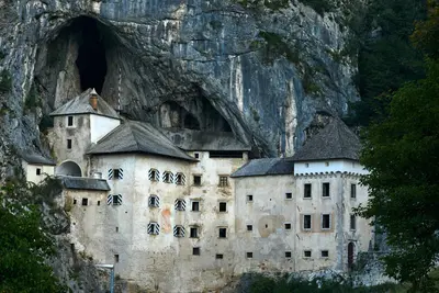 Castillo De Predjama