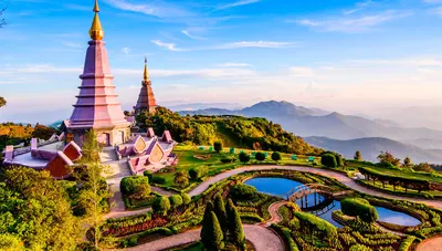 Chiang Mai  es la principal urbe del norte tailandés y es conocida por los lugareños como “la rosa del norte” debido a su belleza
