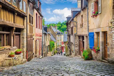 Dinan