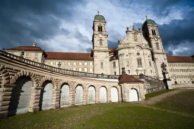 Abadia de Einsiedeln en Suiza, dedicada a Nuestra Señora de los Ermitaños es un punto muy importante para los peregrinos del Camino de Santiago.
