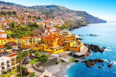 Vista de la capital de Madeira Funchal, Portugal