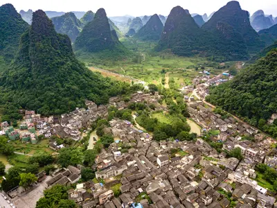 Huangyao: City in a spectacular rural environment.
