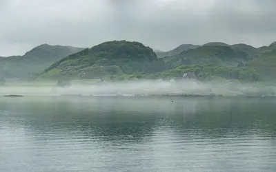 El Lago Ness, famoso por el enorme monstruo que supuestamente habita sus aguas
