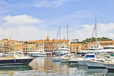 Joya del turismo en la Csta Azúl y lugar favorito de las celebrities para sus vacaiones. 
