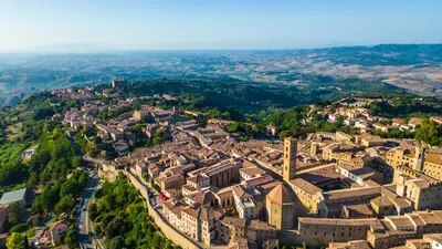 Una vista Aéreas de Volterra, una impresionante ciudad medieval 