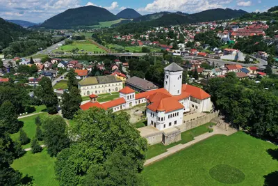 Vista aérea del Castillo de Budatinsky en Zilina