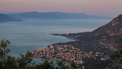 We will stop in the beautiful town by the sea.
