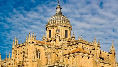 Salamanca: El conocimiento en piedra.