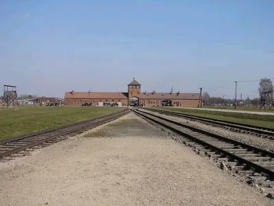 Auschwitz<i>  by elaineligero</i>